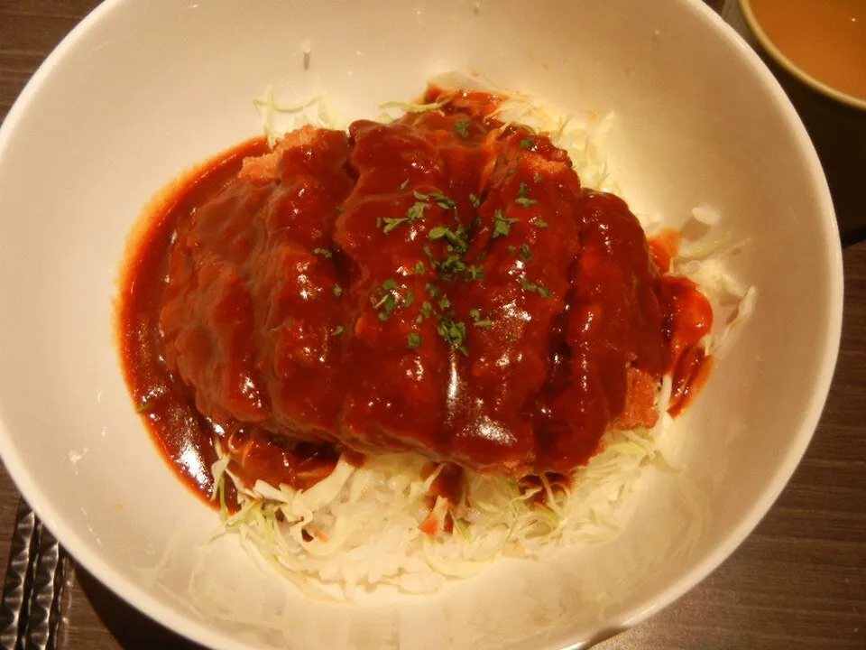 おかやまデミカツ丼
